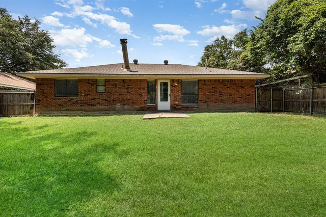 $275,000 | 5014 Brookhollow Drive, Sachse, TX 75048