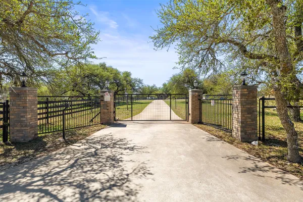 $1,299,999 | 815 Elliott Ranch Road, Buda, TX 78610