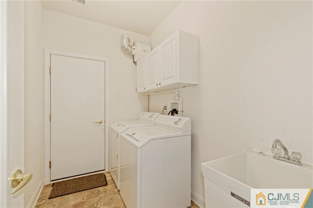 4 Yates Road Manalapan, NJ 07726 - Photo 12 of 25 Gallery Image 12