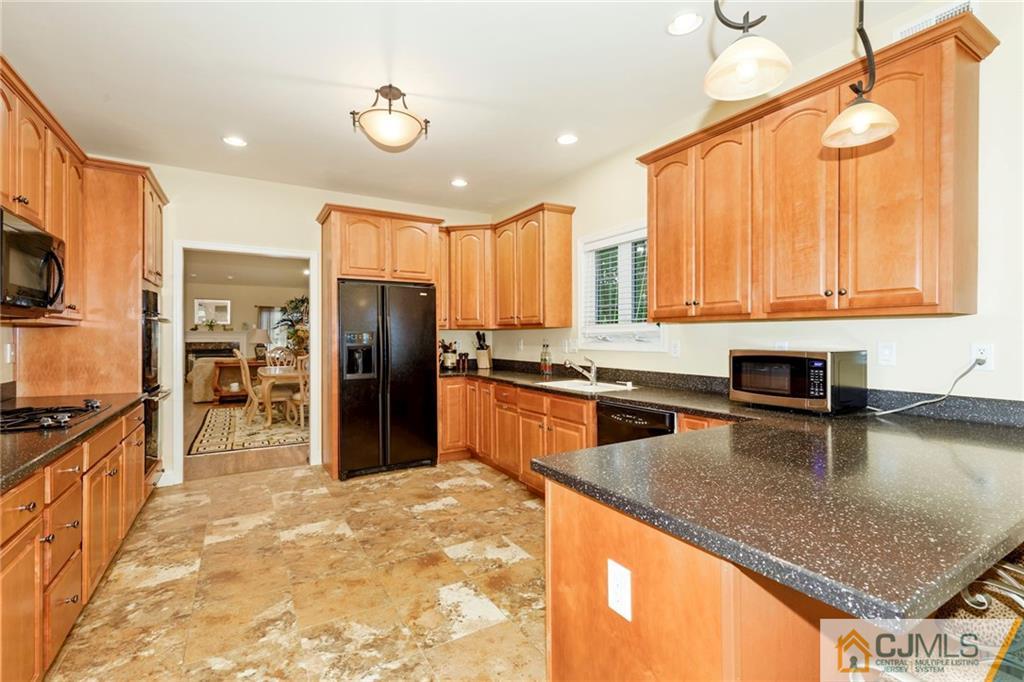 4 Yates Road Manalapan, NJ 07726 - Photo 5 of 25 Gallery Image 5
