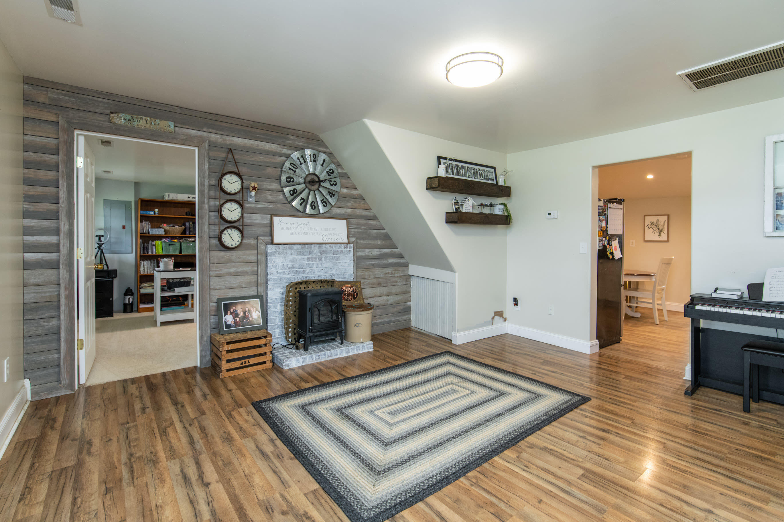 20210920-130-Maple-Grove-Rd-peercy-realt
