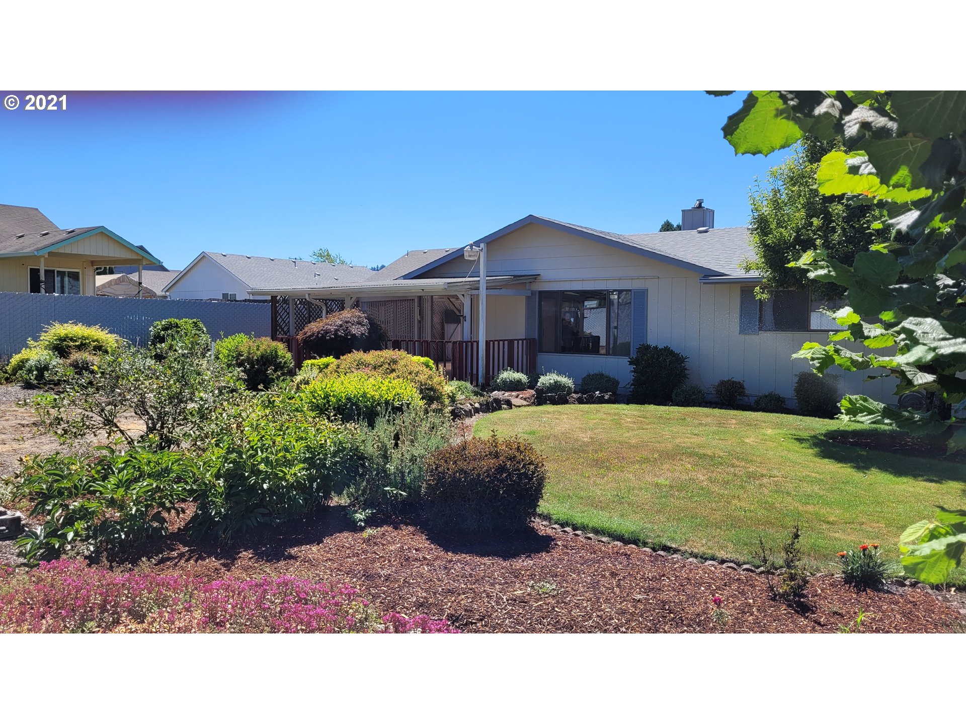 2275 South Bertelsen Road Eugene, OR 97405 - Photo 14 of 30 Gallery Image 14