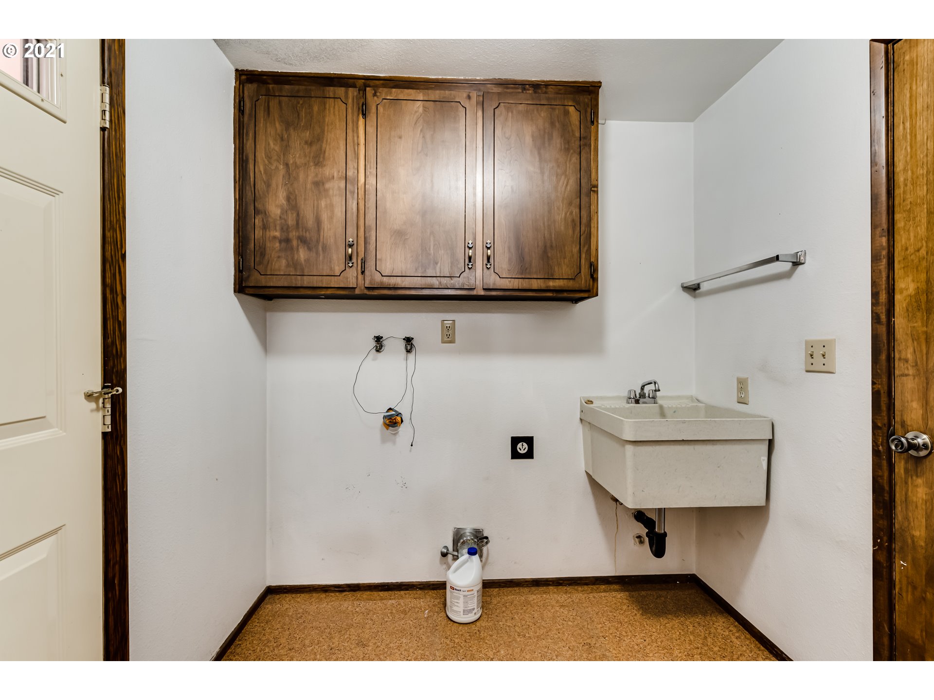 2275 South Bertelsen Road Eugene, OR 97405 - Photo 16 of 30 Gallery Image 16