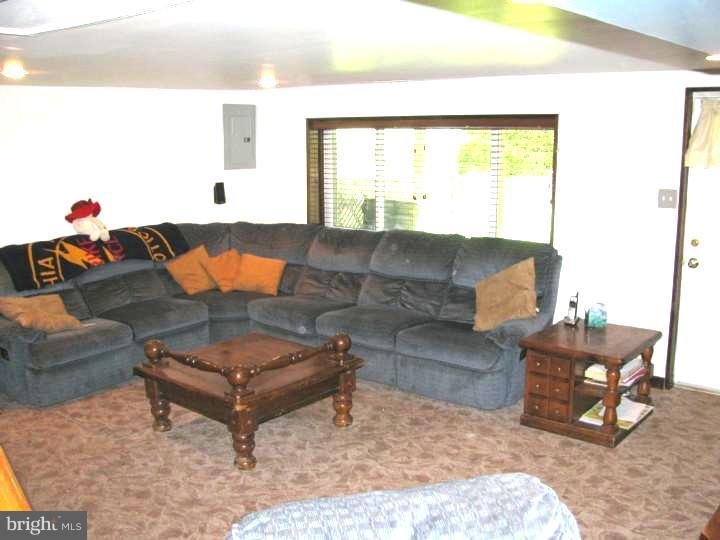 12462 Balston Road Philadelphia, PA 19154 - Photo 14 of 22 Family Room