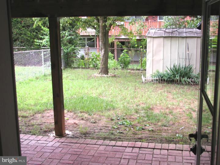 12462 Balston Road Philadelphia, PA 19154 - Photo 19 of 22 View in Back