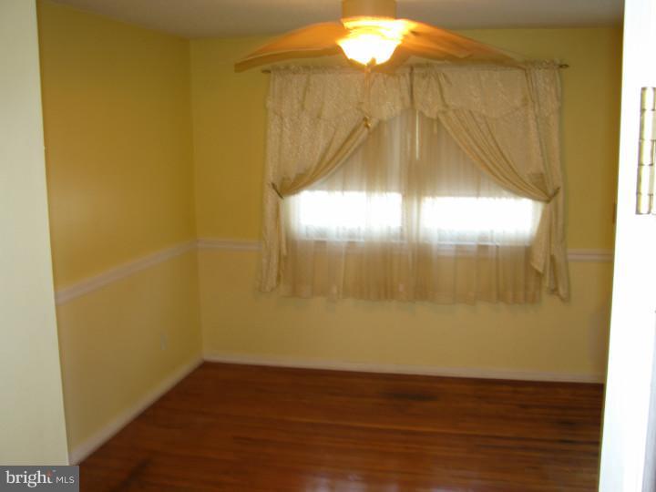 12462 Balston Road Philadelphia, PA 19154 - Photo 4 of 22 Dining Room