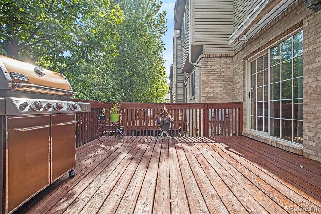 41531 Glade Road Canton, MI 48187 - Photo 5 of 37