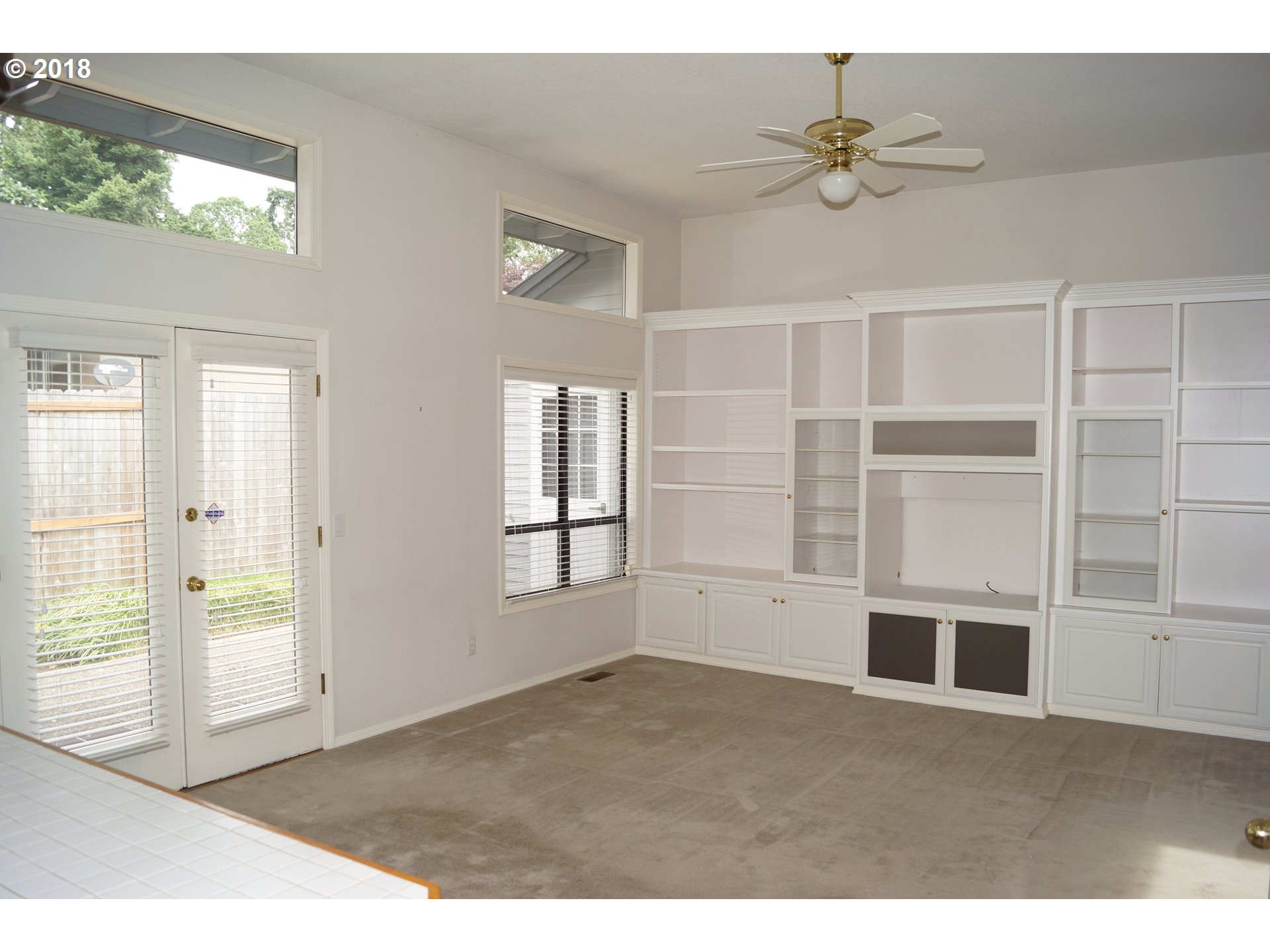 18120 Oatfield Road Gladstone, OR 97027 - Photo 7 of 18 Gallery Image 7