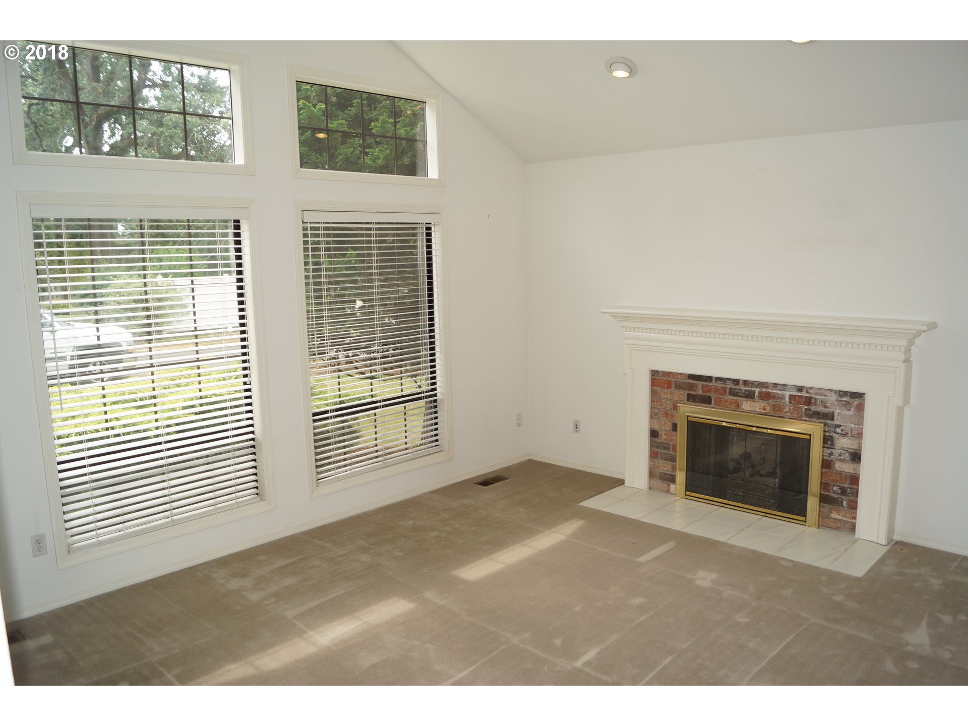 18120 Oatfield Road Gladstone, OR 97027 - Photo 8 of 18 Gallery Image 8