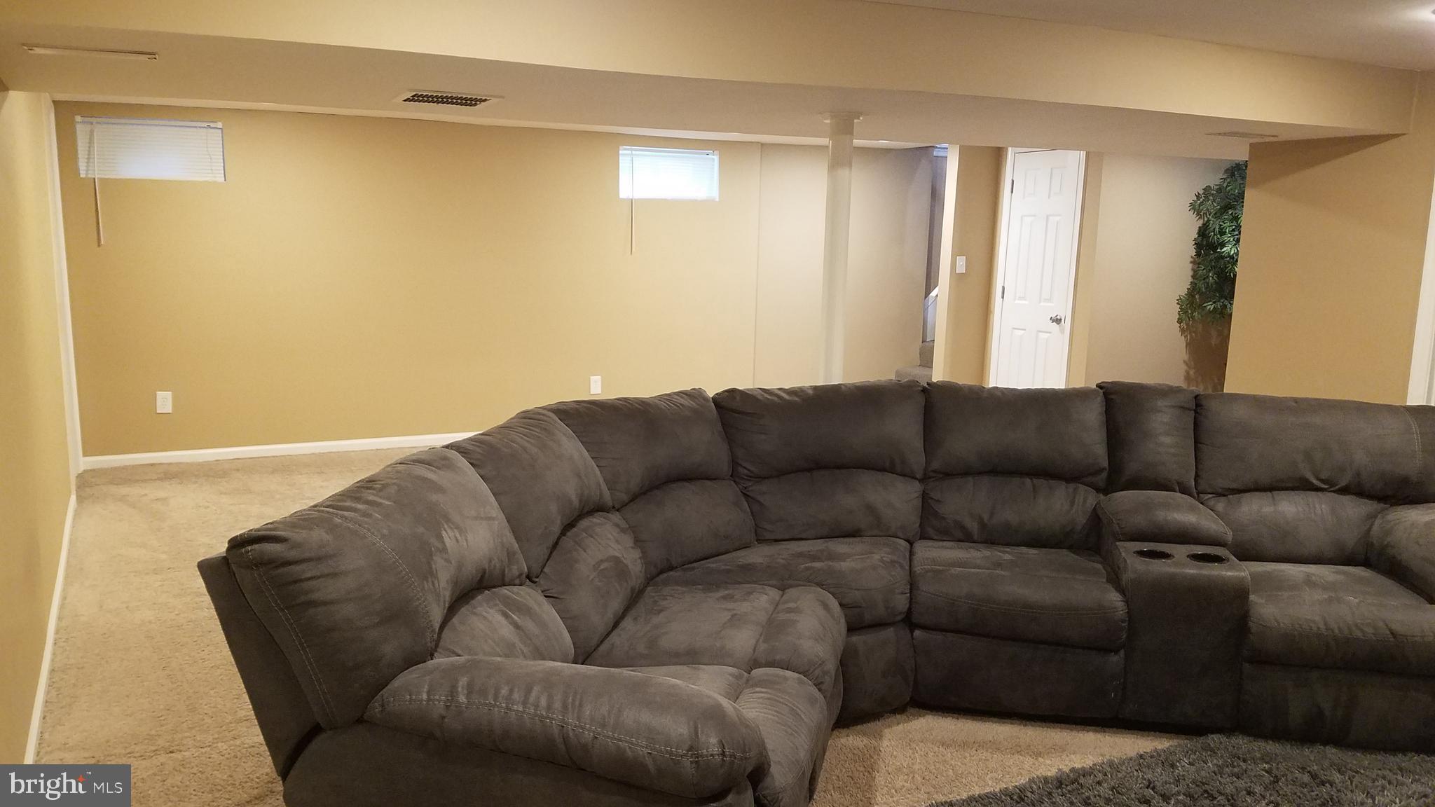 3163 Jeffland Road Baltimore, MD 21244 - Photo 15 of 25 Another view of Family Room