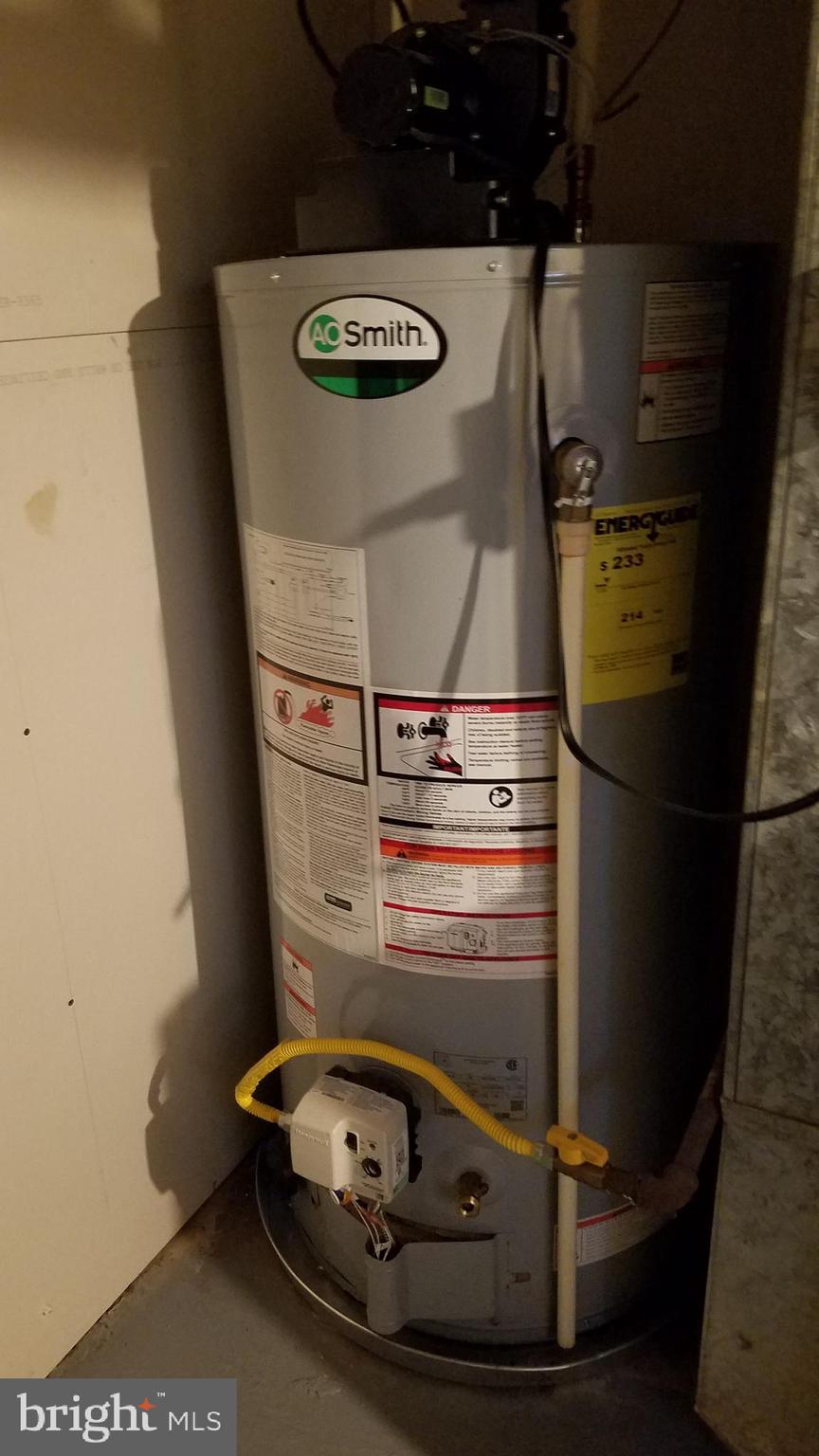 3163 Jeffland Road Baltimore, MD 21244 - Photo 21 of 25 Water heater