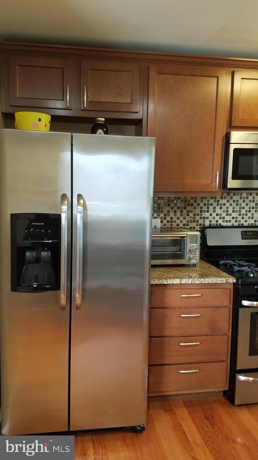 3163 Jeffland Road Baltimore, MD 21244 - Photo 6 of 25 Stainless Steel Refrigerator w/icemaker