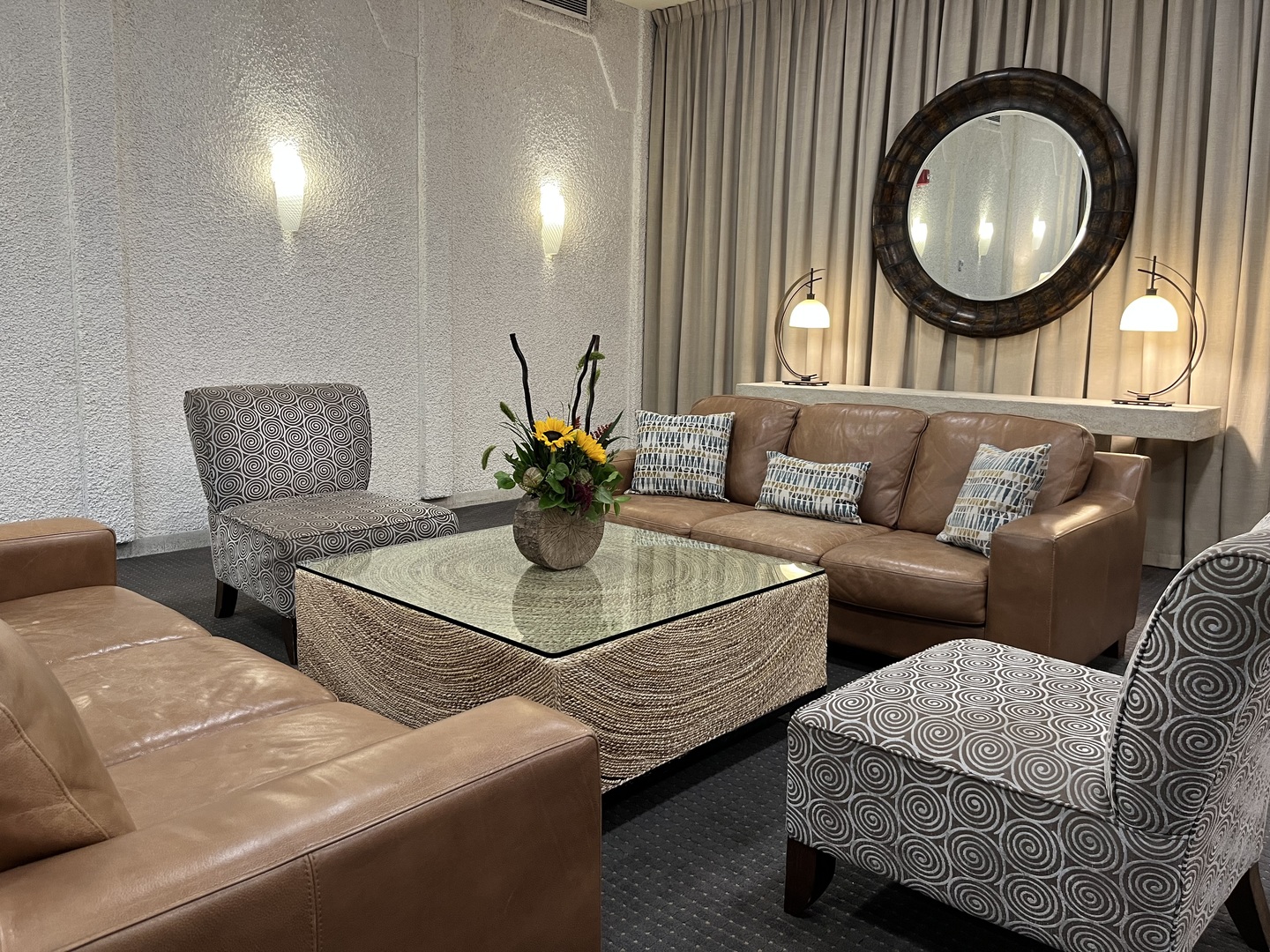 6007 North Sheridan Road, Unit 31F Chicago, IL 60660 - Photo 33 of 43 a living room with furniture and a large mirror