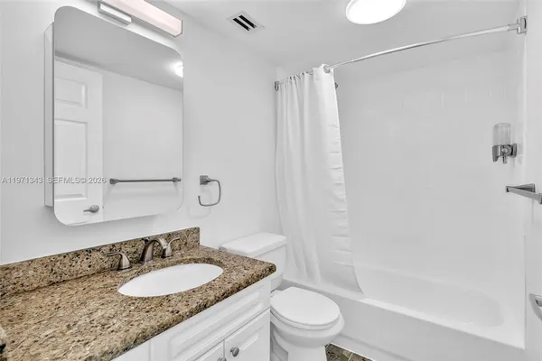 $3,500 | 8900 Collins Avenue, Unit 304, Surfside, FL 33154