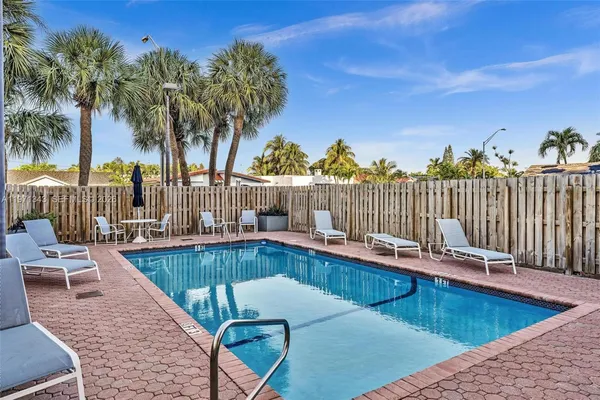 $3,500 | 8900 Collins Avenue, Unit 304, Surfside, FL 33154