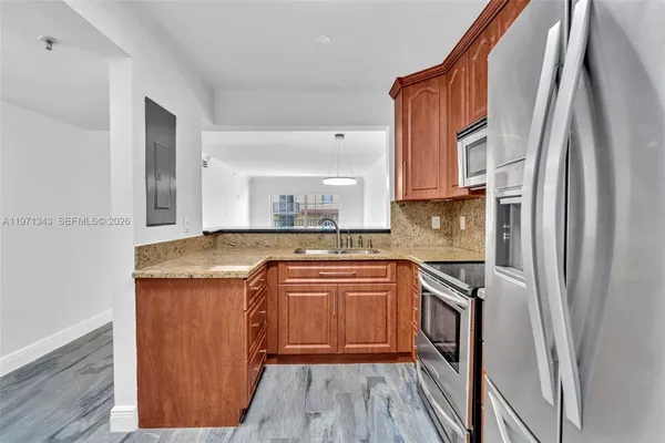 $3,500 | 8900 Collins Avenue, Unit 304, Surfside, FL 33154