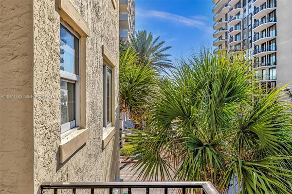 $3,500 | 8900 Collins Avenue, Unit 304, Surfside, FL 33154