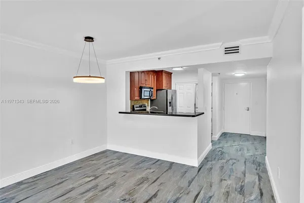 $3,500 | 8900 Collins Avenue, Unit 304, Surfside, FL 33154