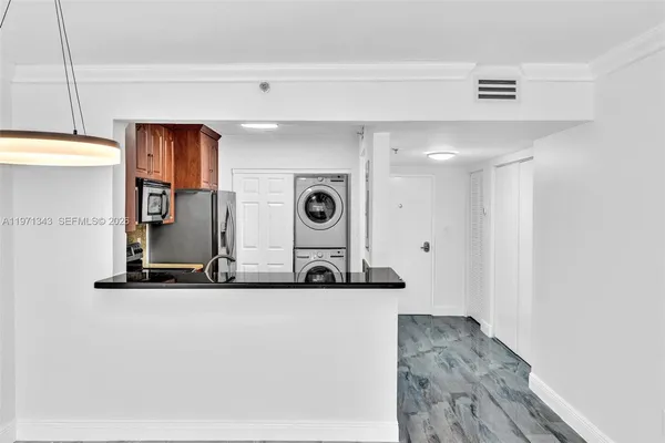 $3,500 | 8900 Collins Avenue, Unit 304, Surfside, FL 33154