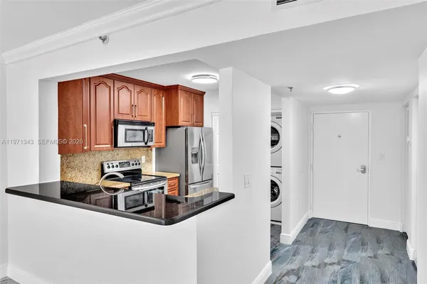 $3,500 | 8900 Collins Avenue, Unit 304, Surfside, FL 33154