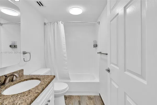 $3,500 | 8900 Collins Avenue, Unit 304, Surfside, FL 33154