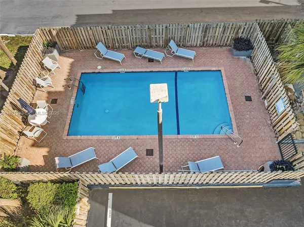 $3,500 | 8900 Collins Avenue, Unit 304, Surfside, FL 33154