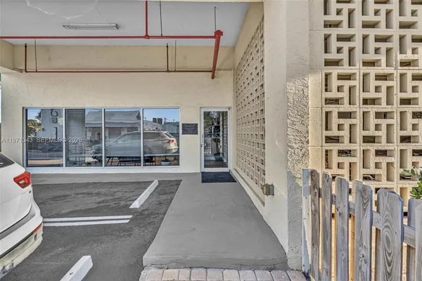 $3,500 | 8900 Collins Avenue, Unit 304, Surfside, FL 33154