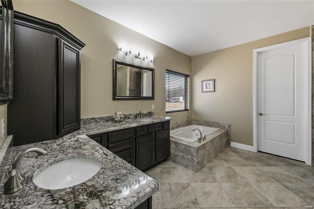 9 Callaway Ridge Court Defiance, MO 63341 - Photo 9 of 24 Gallery Image 9
