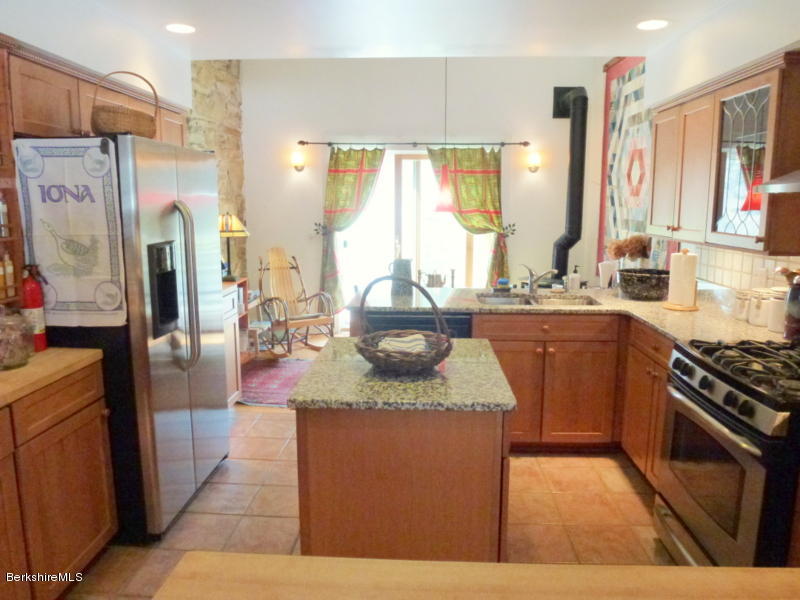 1213 Green River Road Williamstown, MA 01267 - Photo 11 of 46 L1080021