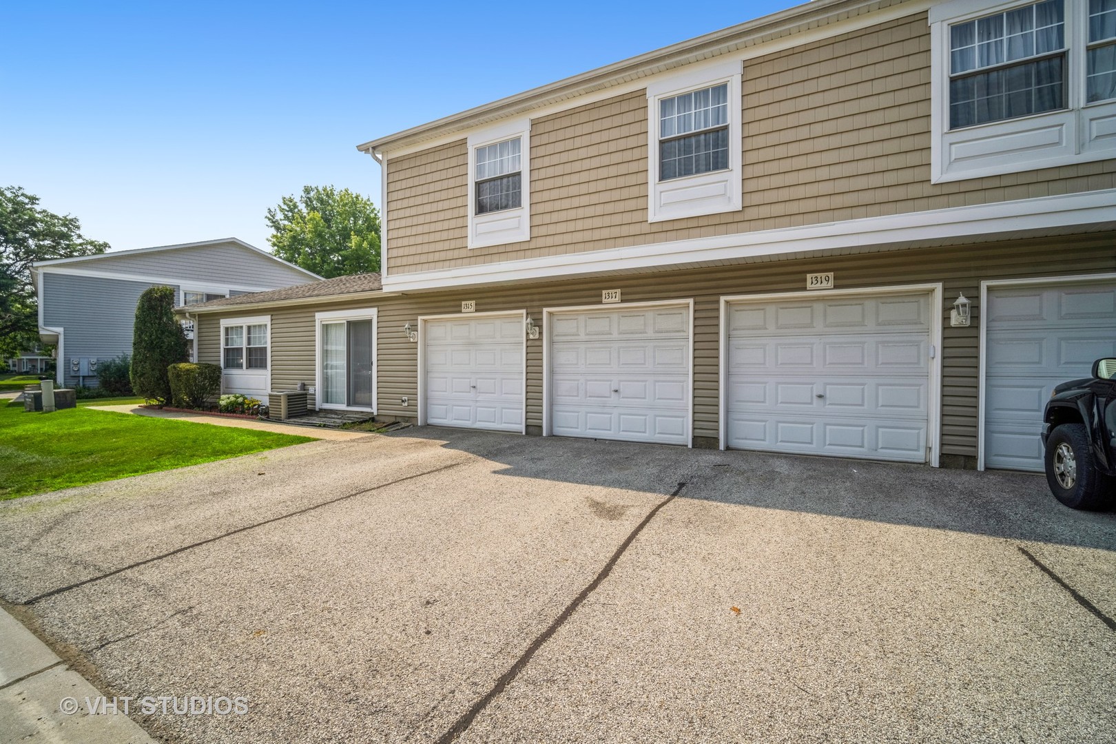 1317 Fall Court Wheeling, IL 60090 - Photo 2 of 12