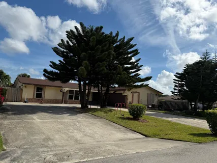 $899,900 | 10868 Larch Court, Palm Beach Gardens, FL 33418