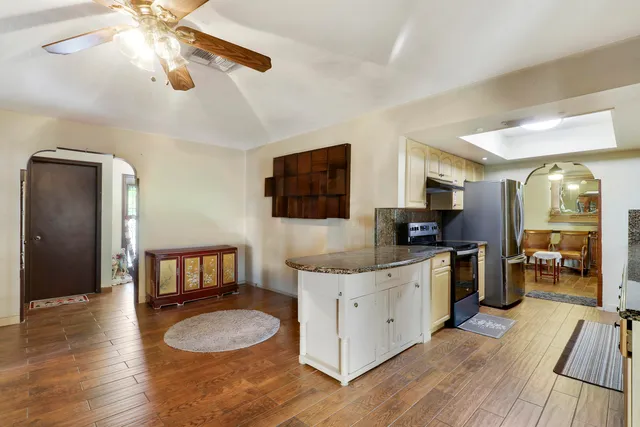 $899,900 | 10868 Larch Court, Palm Beach Gardens, FL 33418