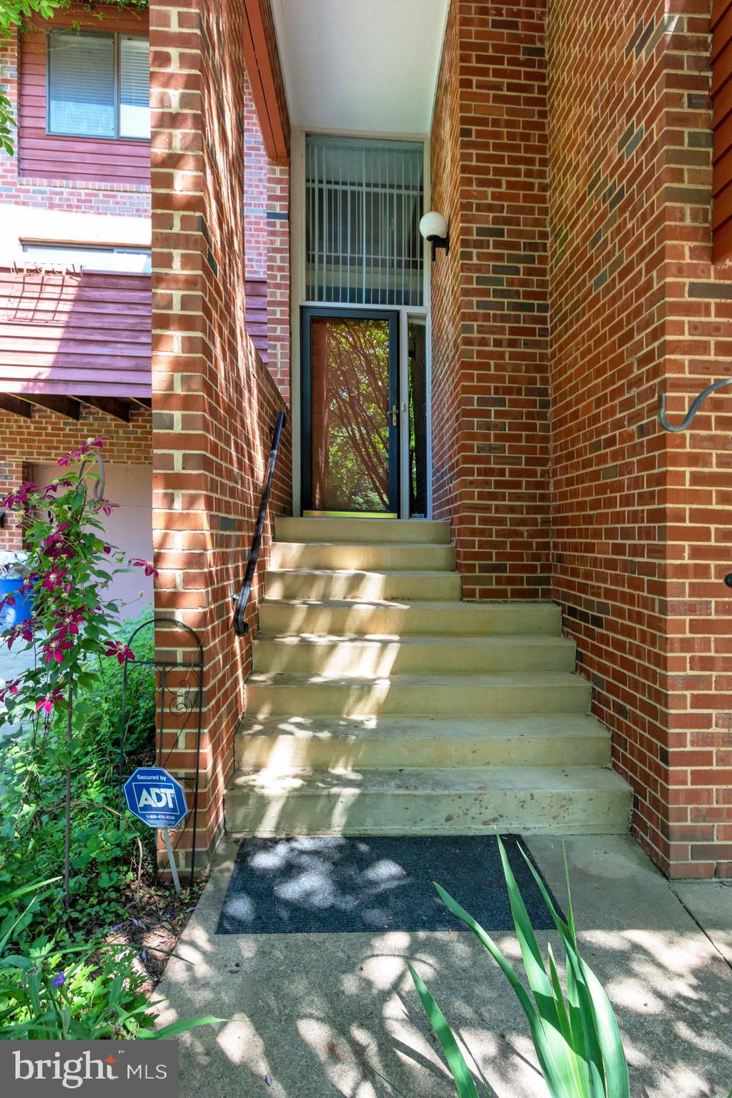 11532 Sunder Court Reston, VA 20190 - Photo 7 of 59