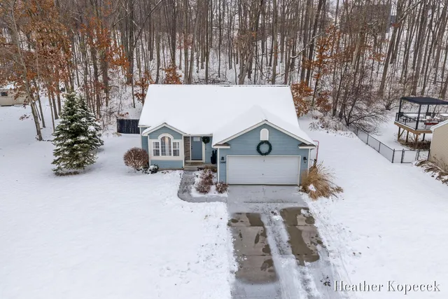 $359,900 | 11347 Trent Southeast, Lowell, MI 49331