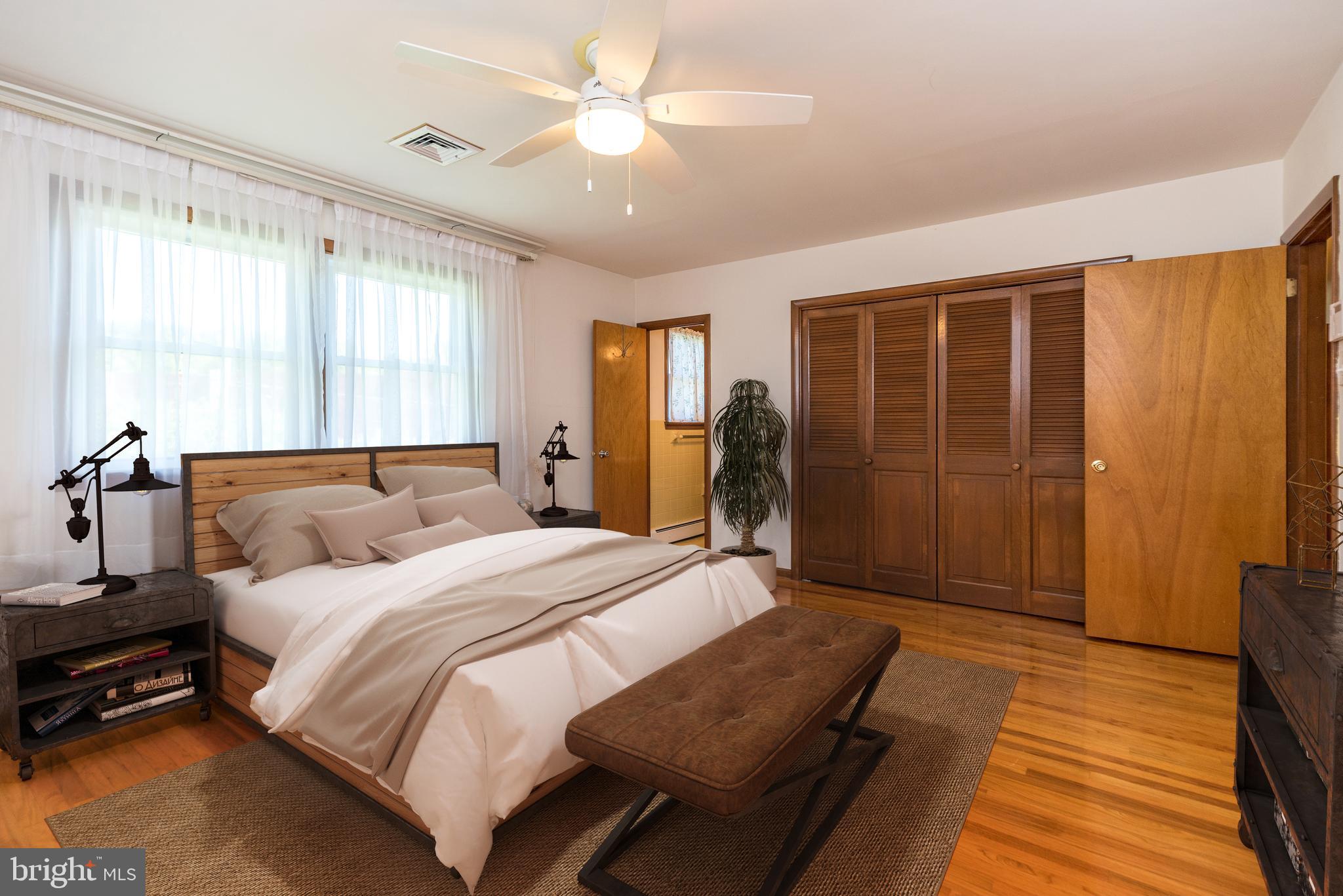 1624 Dogwood Road Flourtown, PA 19031 - Photo 11 of 22 Large Main Bedroom with Bath