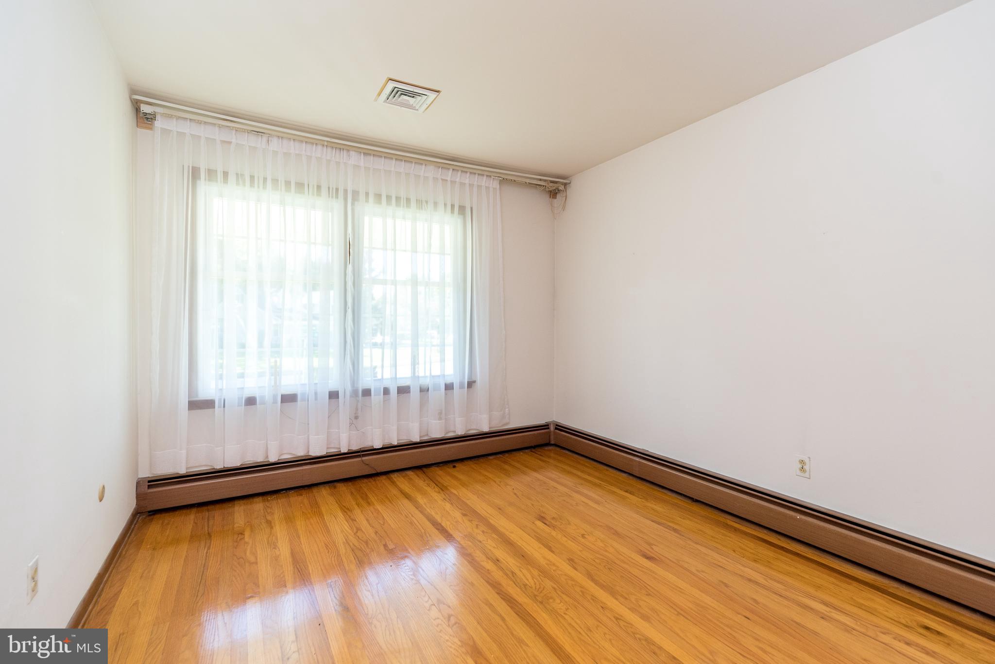 1624 Dogwood Road Flourtown, PA 19031 - Photo 14 of 22 Bedroom #3