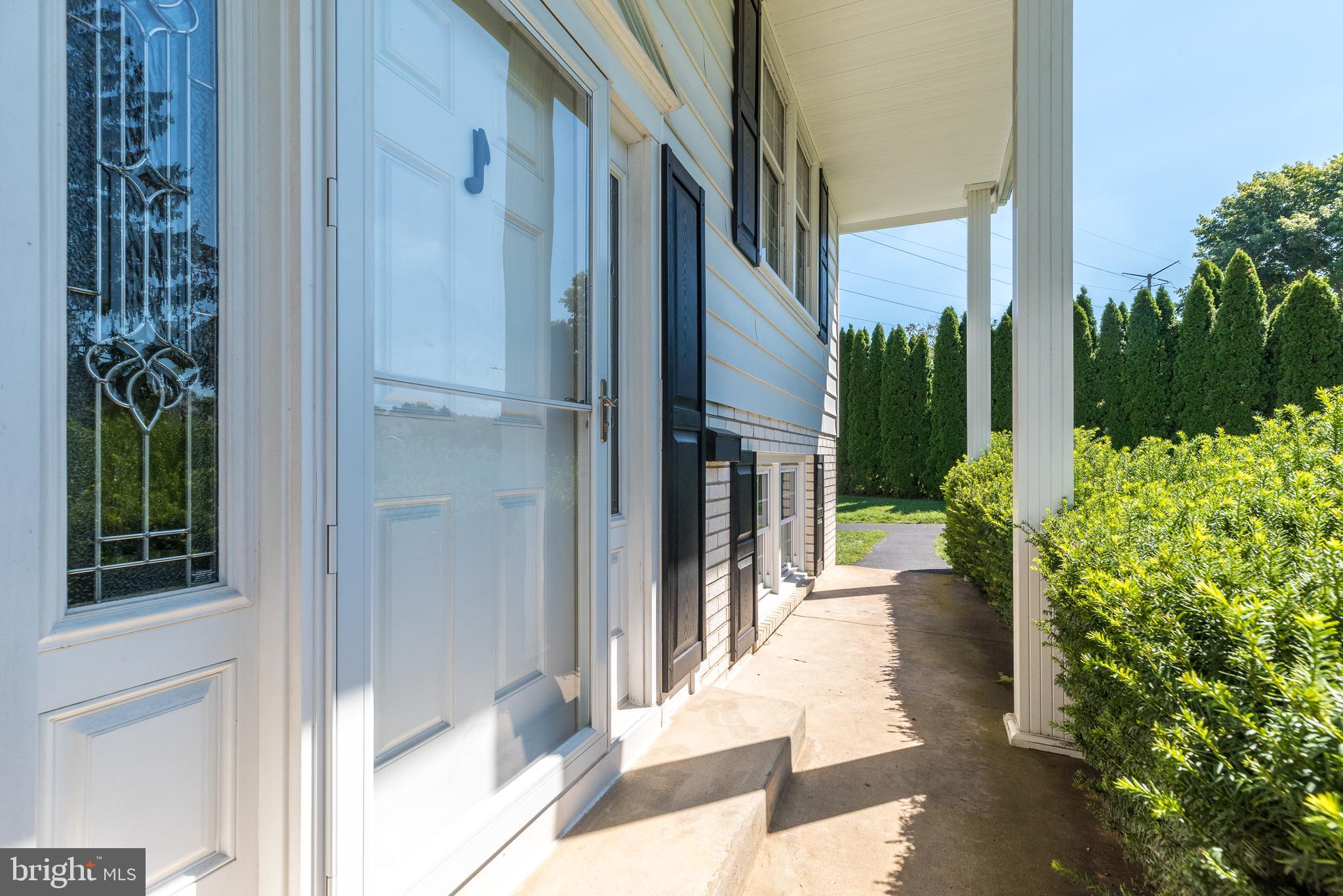 1624 Dogwood Road Flourtown, PA 19031 - Photo 2 of 22 Welcoming covered Front Porch