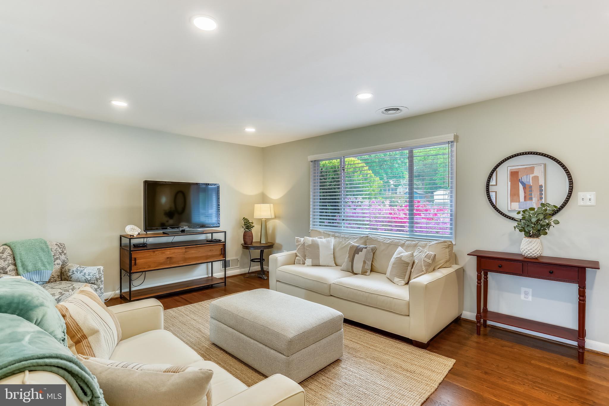 2208 Ross Road Silver Spring, MD 20910 - Photo 3 of 34 Gallery Image 3