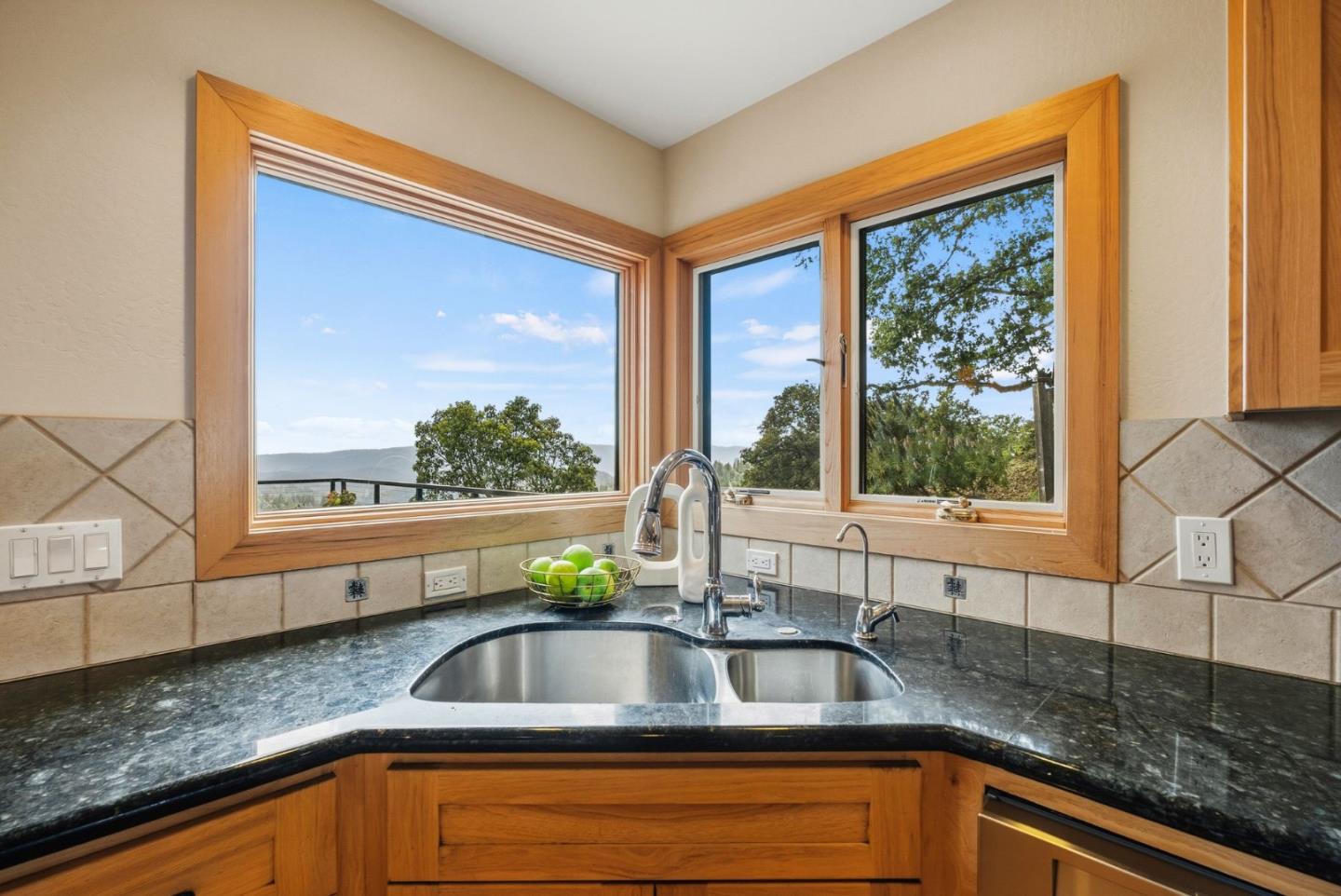 18836 Favre Ridge Road Los Gatos, CA 95033 - Photo 14 of 89