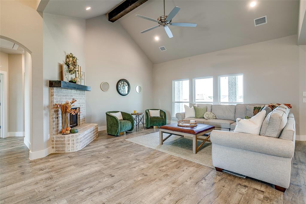 112 Rocky Top Rnch Lane Azle, TX 76020 - Photo 8 of 32