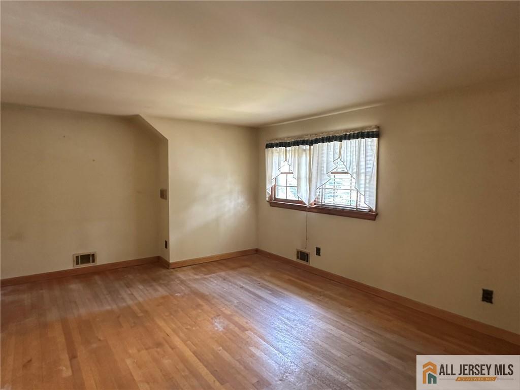 124 Dunbar Avenue Fords, NJ 08863 - Photo 7 of 12