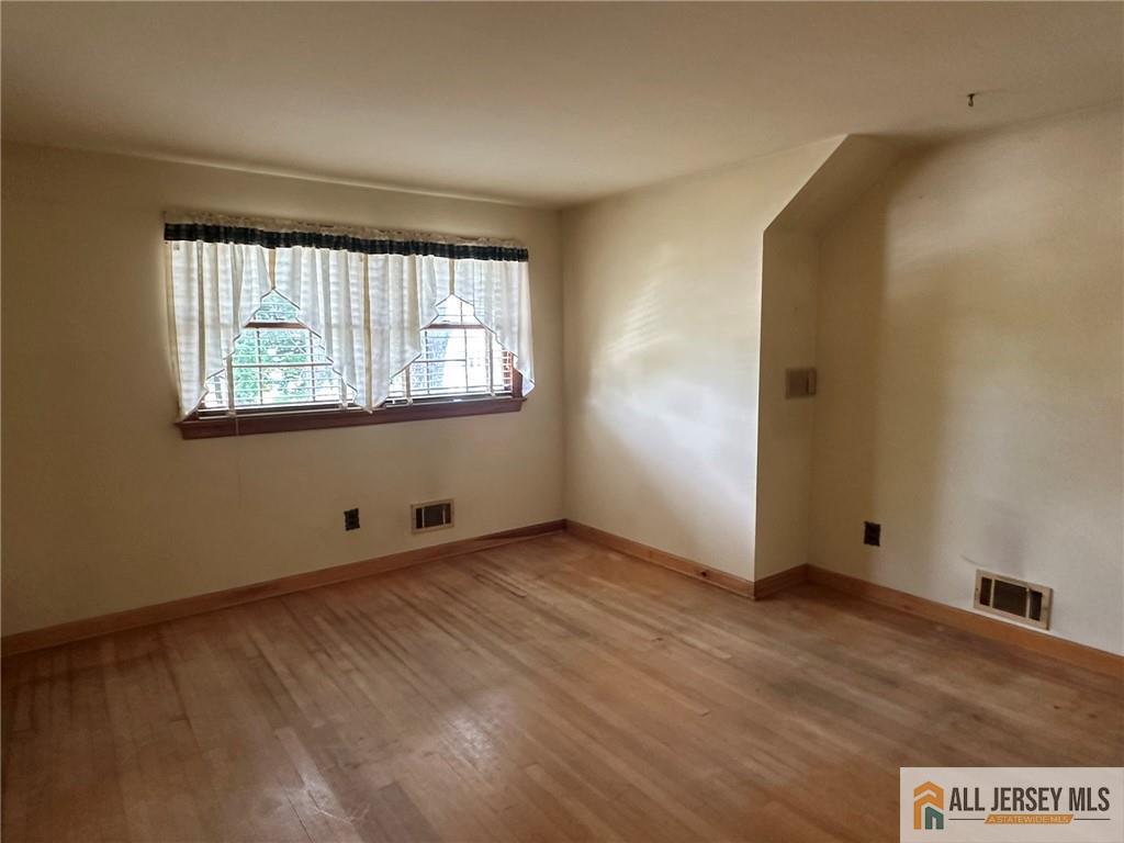 124 Dunbar Avenue Fords, NJ 08863 - Photo 10 of 12