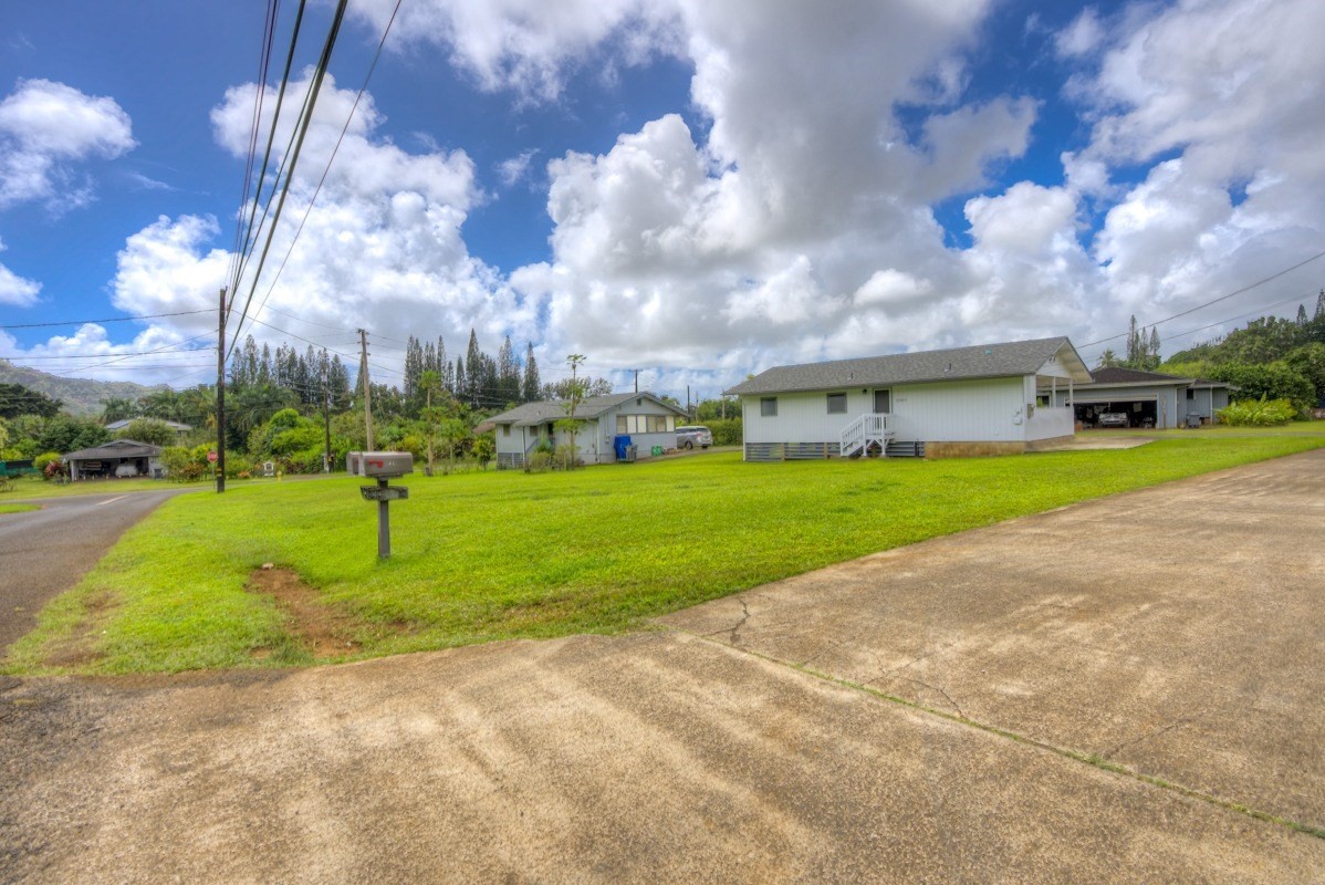 6363 A Puupilo Road Kapaa, HI 96746 - Photo 17 of 19 a view of a playground with basketball court