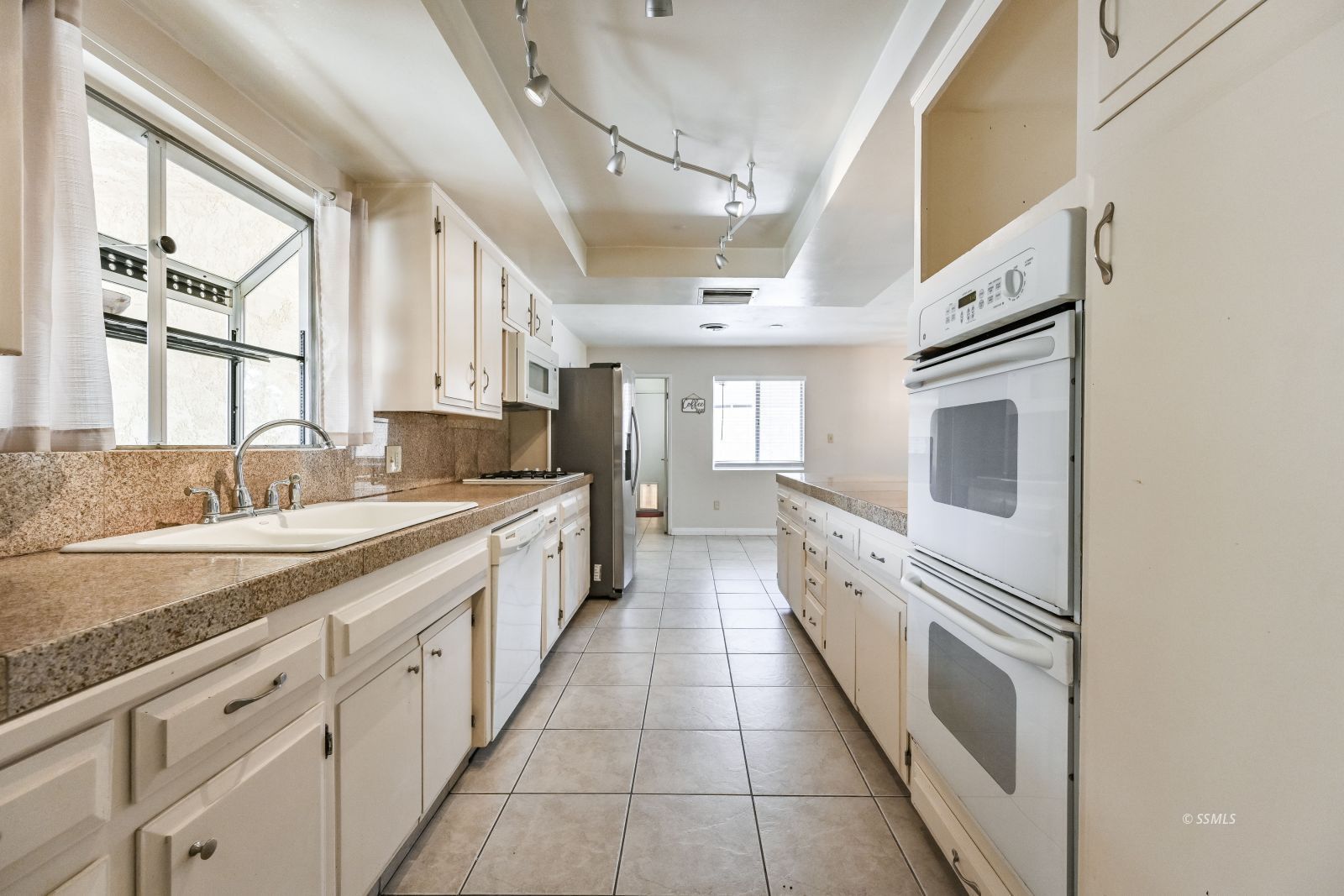 601 Las Posas Street Ridgecrest, CA 93555 - Photo 5 of 39