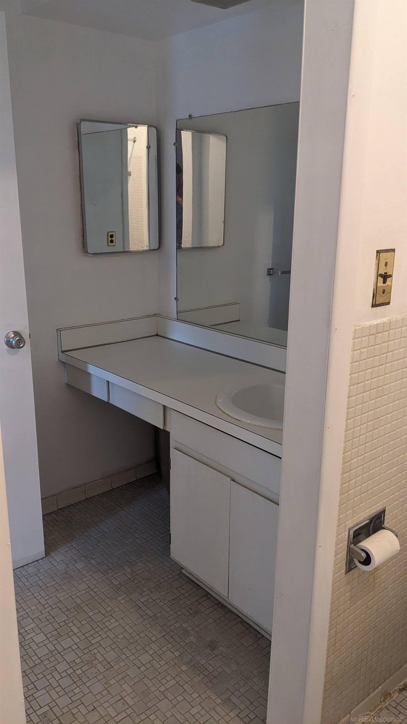 1565 Cherboneau Place, Unit 60 Detroit, MI 48207 - Photo 11 of 11