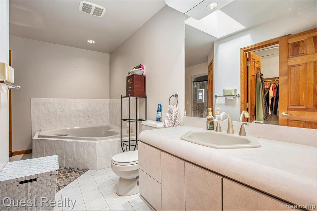 22213 Inkster Road Romulus, MI 48174 - Photo 14 of 23