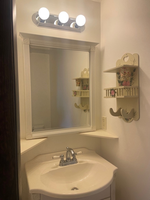 25 Piper Cross Road West Springfield, MA 01089 - Photo 12 of 20