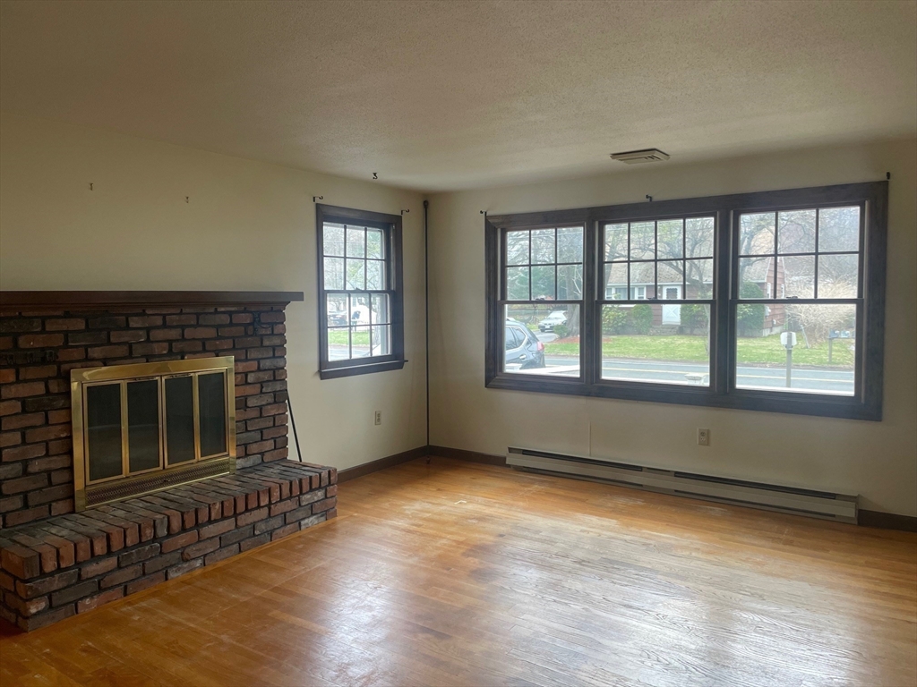 25 Piper Cross Road West Springfield, MA 01089 - Photo 7 of 20