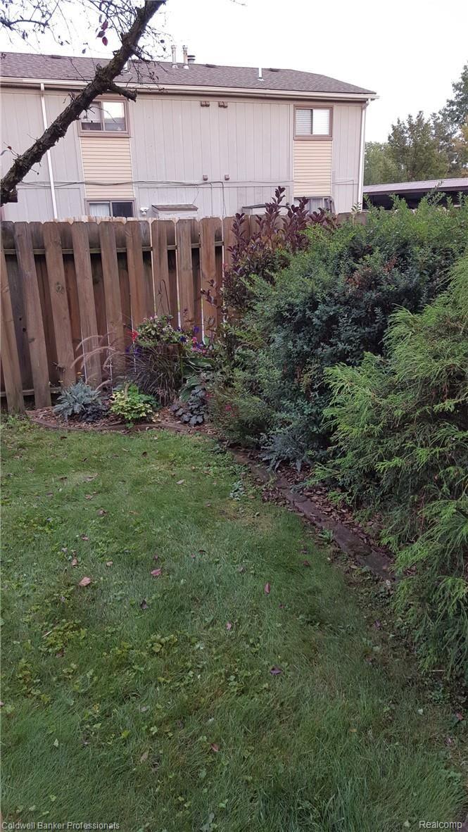 2517 Samoset Road Royal Oak, MI 48073 - Photo 39 of 41 20170918_183849_resized.jpg