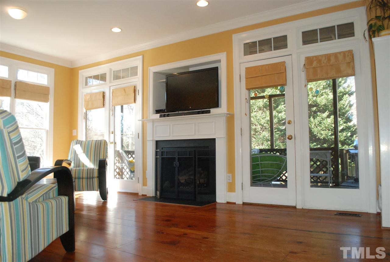 426 Morrison Avenue Raleigh, NC 27608 - Photo 9 of 25 Living Room
